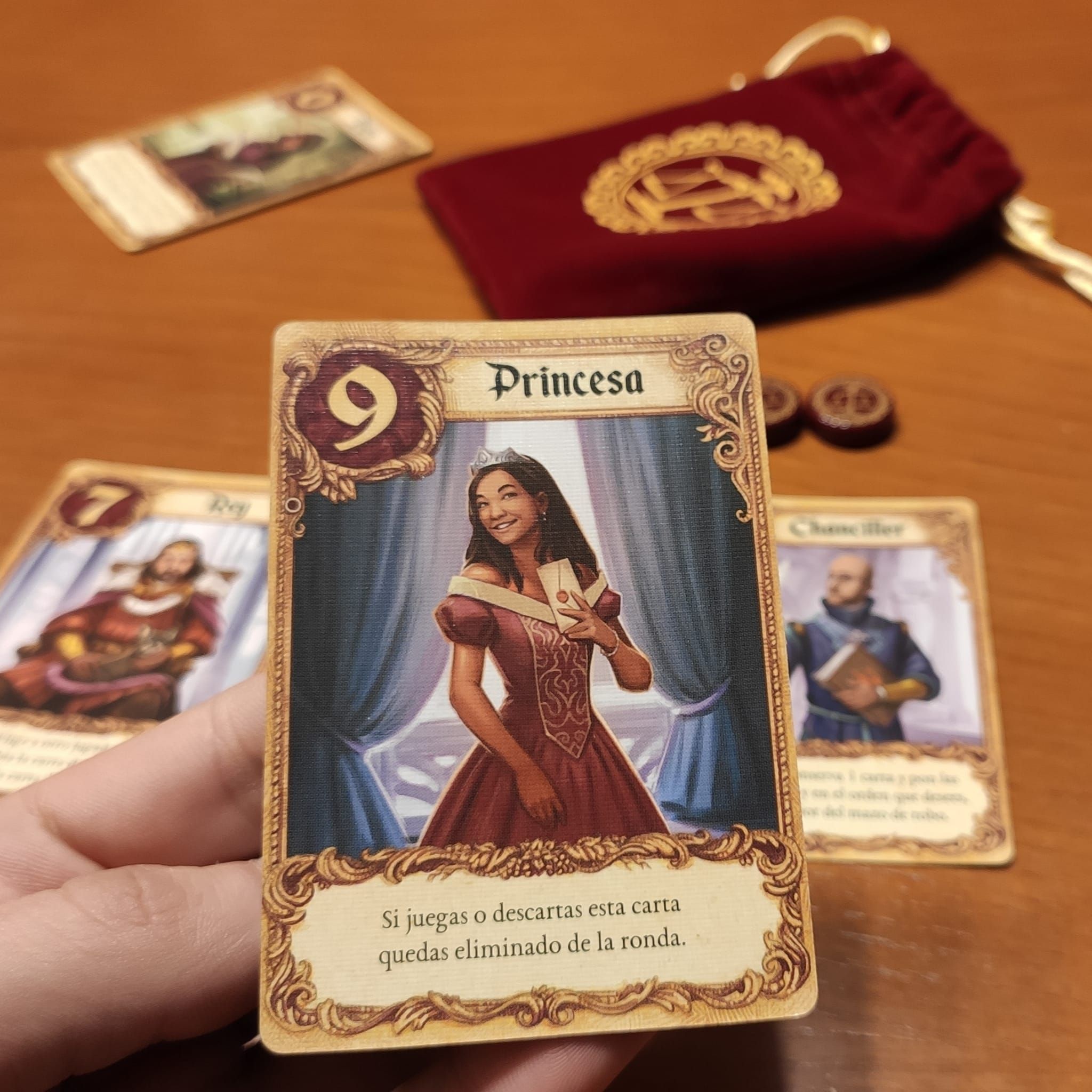 Enviant cartes d'amor a la princesa