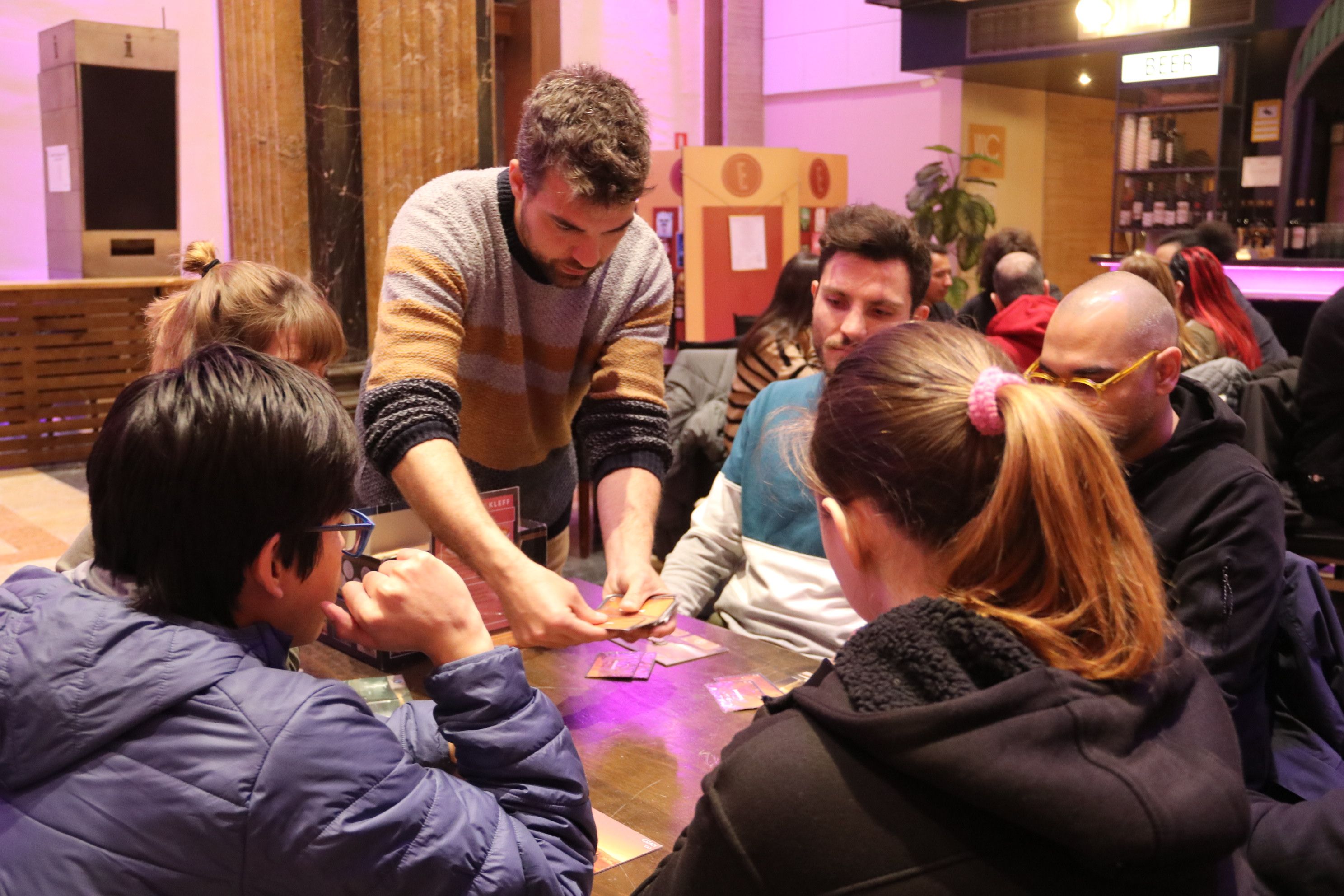 Com fer amics a Barcelona jugant a jocs de taula