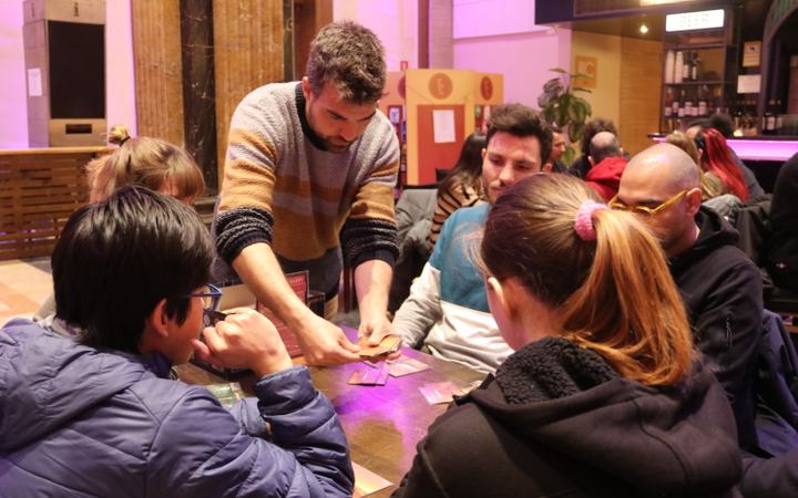 Com fer amics a Barcelona jugant a jocs de taula